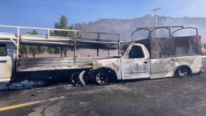 Cuantiosos daños materiales deja choque e incendio de vehículo en autopista Pátzcuaro-Cuitzeo