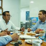Se reúne alcalde Francisco Suazo con el secretario de turismo de Guerrero para fortalecer estrategias turísticas