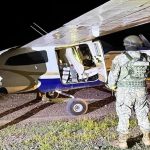 Mediante el uso de seis aviones y un helicóptero artillados fuerza aérea mexicana intercepta avioneta procedente de El Salvador cargada con casi media tonelada de cocaina
