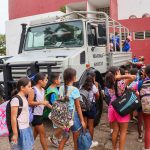 Niñas y Niños de los Cursos de Verano Disfrutan Exhibición de Vehículos de Seguridad y Cuerpos de Emergencia
