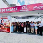 Diputada Itzé Camacho abre su casa de enlace para ofrecer alimento a personas necesitadas en Lázaro Cárdenas