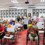 Entregan VISAS y Tarjetas Finabien y de Orgullo Migrante a Adultos Mayores de LZC