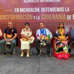 Entre el aroma a copal y los llamados a la unidad, Carlos Torres Piña reúne a simpatizantes en Uruapan