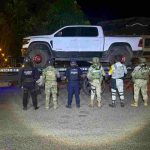 Fuerzas de seguridad aseguran vehículo blindado de dudosa identificación en L Cárdenas