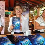 Presenta la maestra Cecilia Soberano su libro, Resiliencia en la Carrera Profesional en L Cárdenas