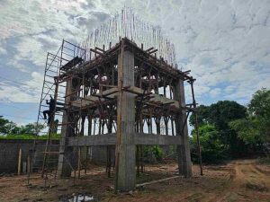Avanza la construcción de tanque elevado de almacenamiento de agua potable en Petacalco