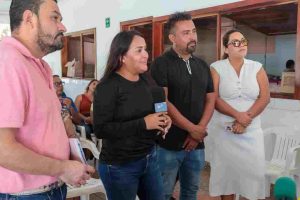 Invitan a consumir en las enramadas de Playa Azul; el sector se levanta tras la contingencia