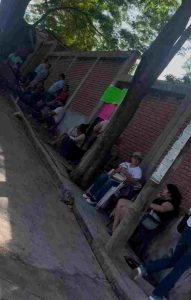 Protestan padres de familias por la falta de maestros en escuelas de nivel básico de El Rincón de Cucharatepec  
