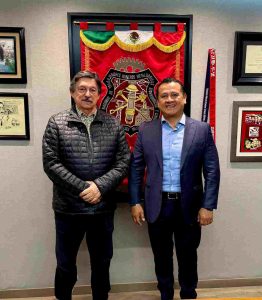Carlos Torres Piña se reúne con Napoleón Gómez Urrutia para fortalecer el papel del sindicalismo en la transformación de Michoacán